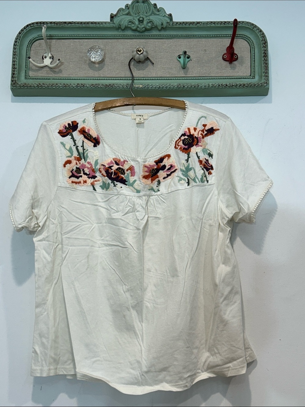 Anthropologie TINY Embroidered Floral Scoop-Neck Short-Sleeve Top T-shirt White